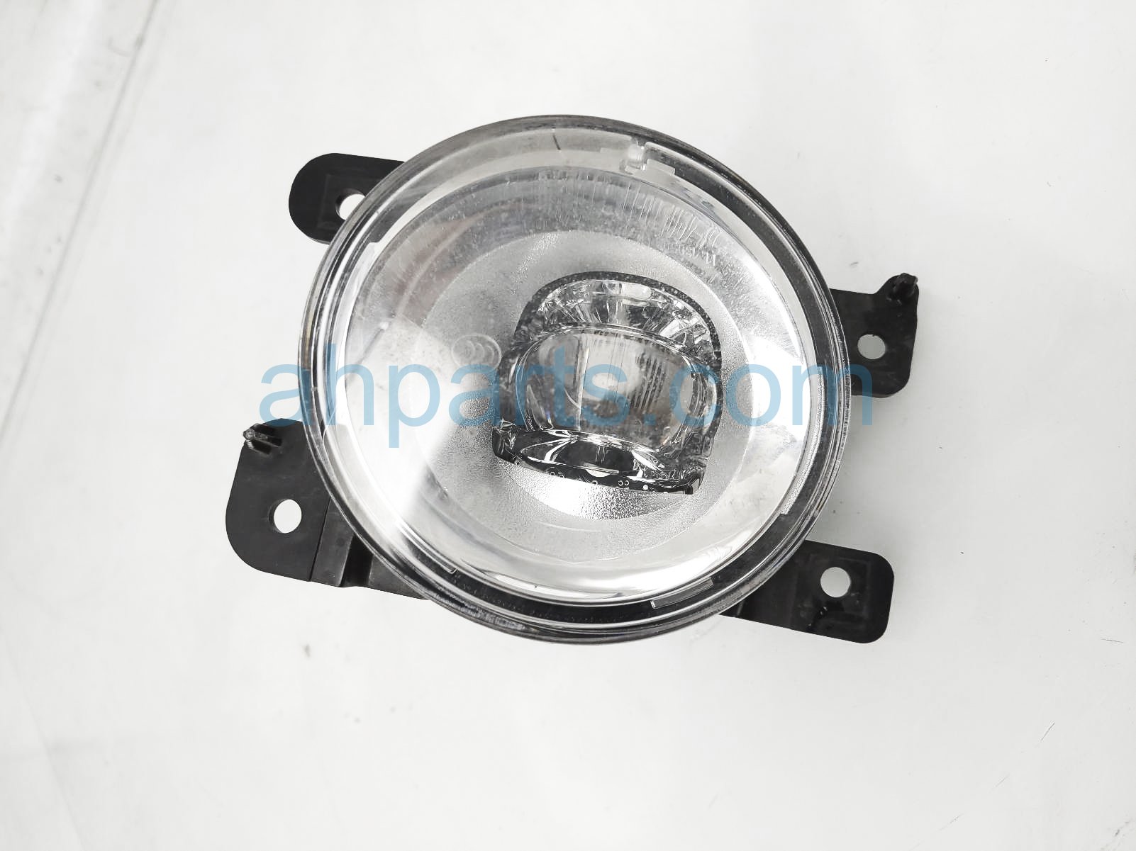 $250 Infiniti FR/RH FOG LIGHT ASSY