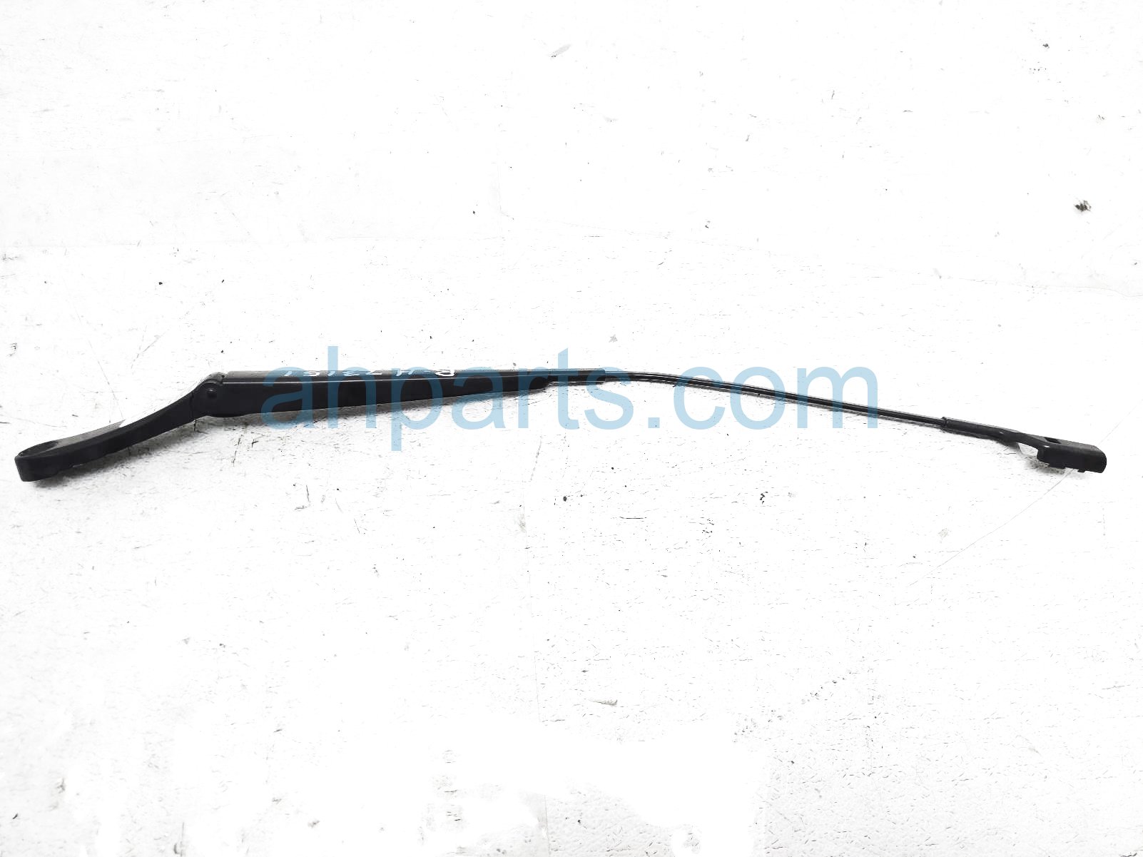 $10 Volkswagen RH WINDSHIELD WIPER ARM