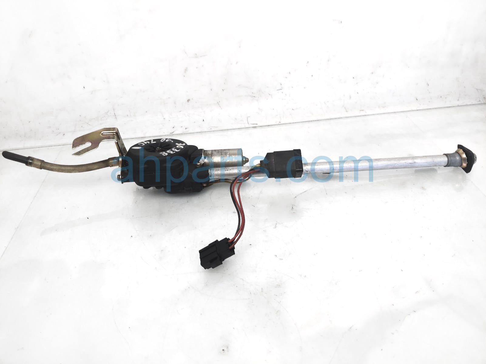 $50 Volvo POWER ANTENNA W/MOTOR ASSY