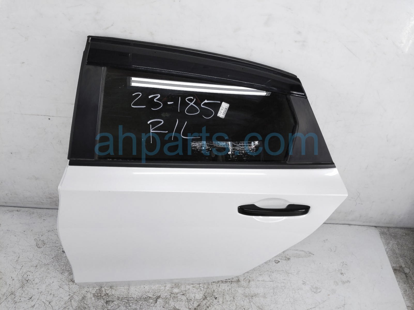 $775 Honda RR/LH DOOR - WHITE - W/O DOOR PANEL