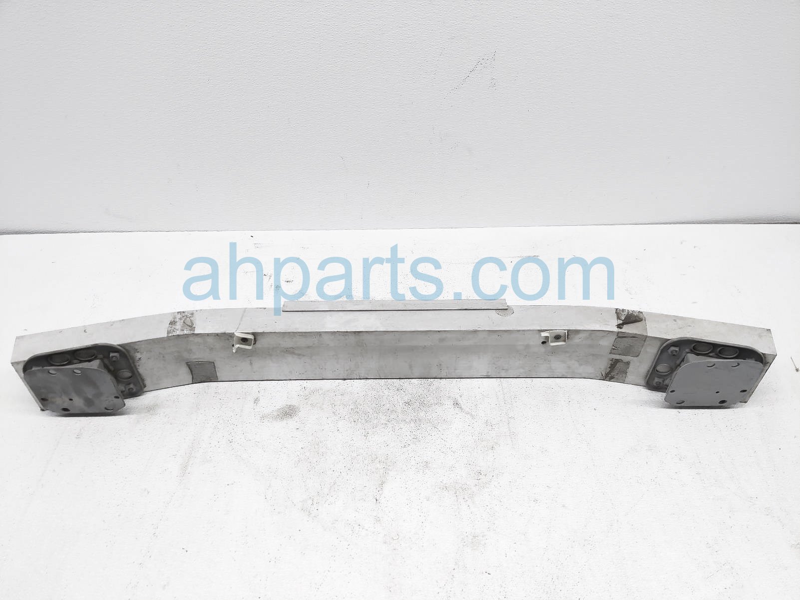 $50 Nissan REAR BUMPER REINFORCEMENT