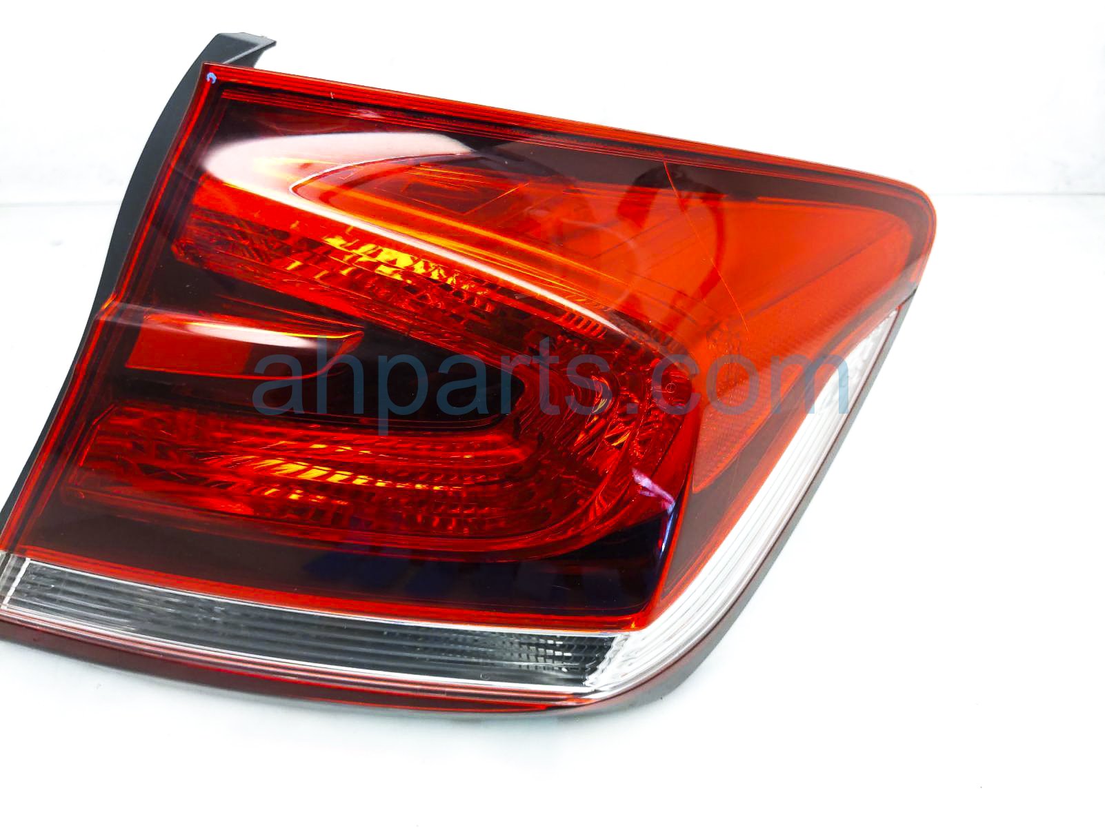 $85 Honda RH SIDE TAIL LAMP ( ON BODY )