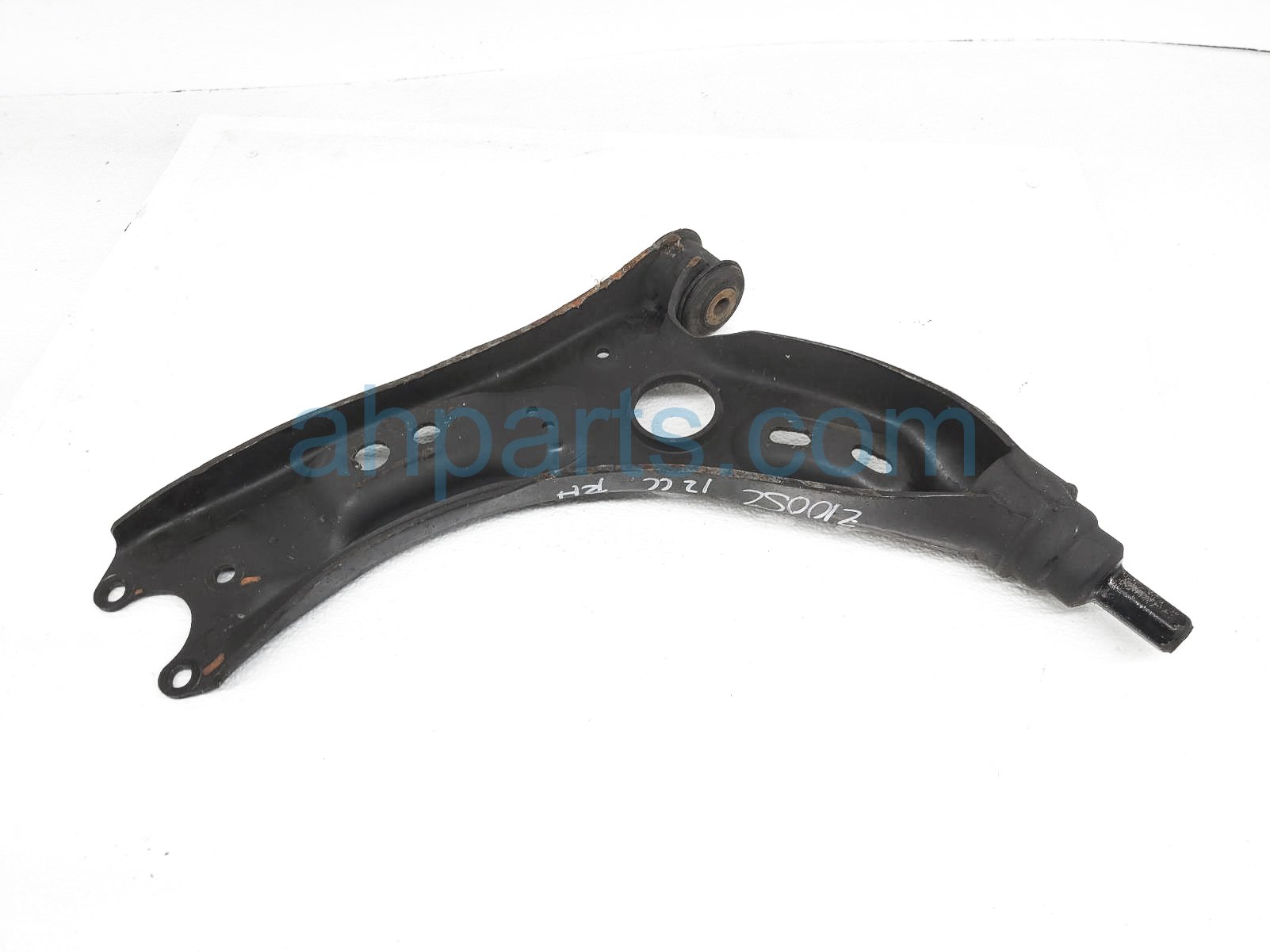 $75 Volkswagen FR/RH LOWER CONTROL ARM