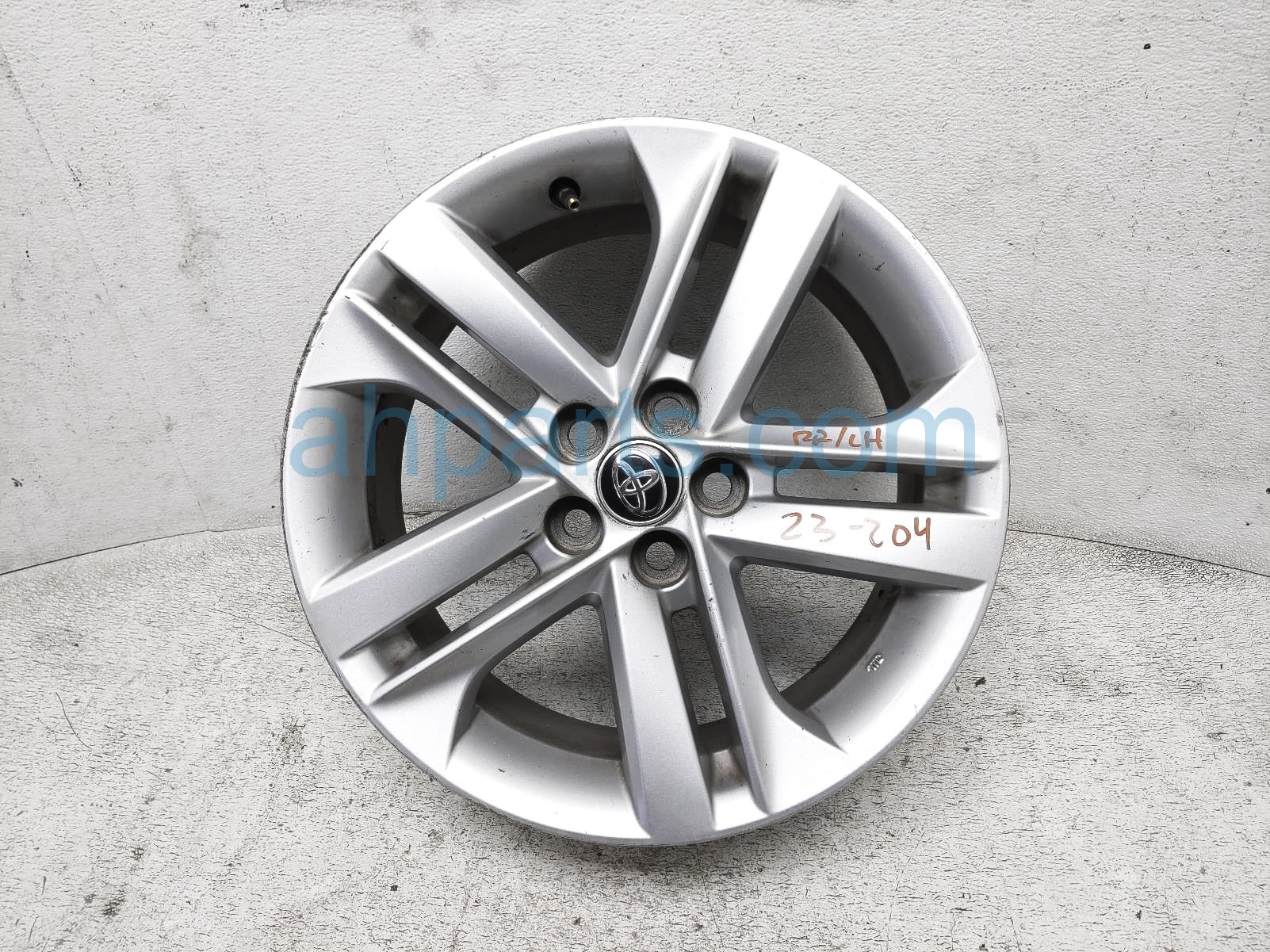 $109 Toyota RR/LH WHEEL / RIM - LIGHT CURB