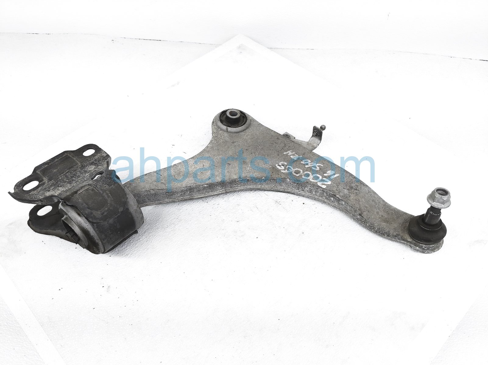 $75 Volvo FR/RH LOWER CONTROL ARM