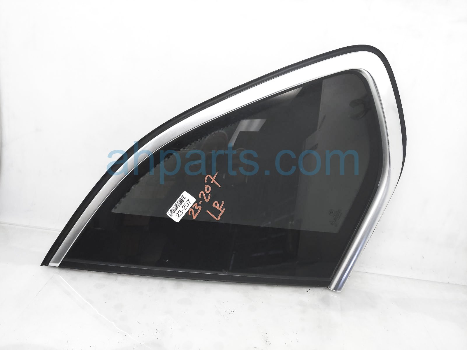 $125 BMW LH QUARTER GLASS WINDOW