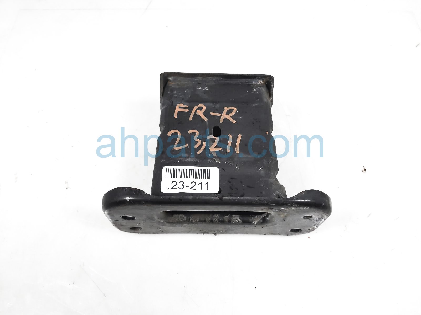 $35 Infiniti FR/RH REINFORCEMENT BAR BRACKET