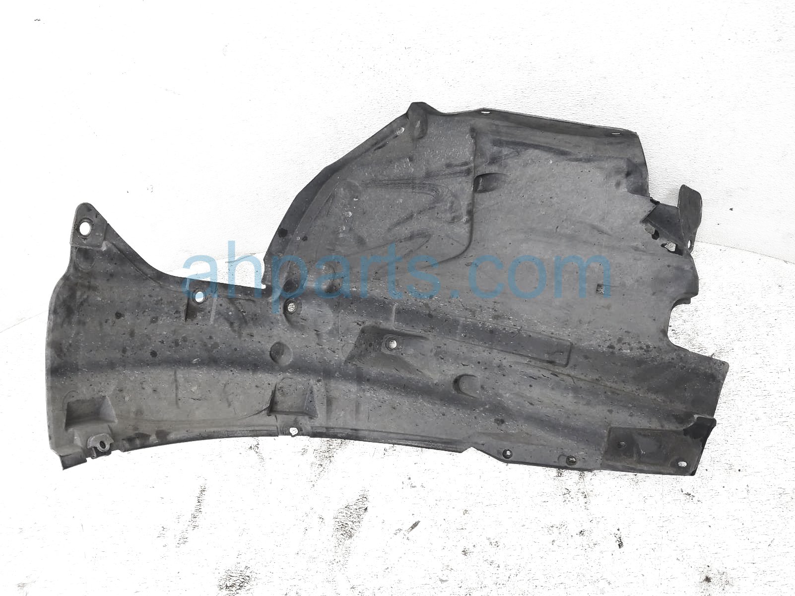 $45 Infiniti FR/RH REARWARD INNER FENDER LINER