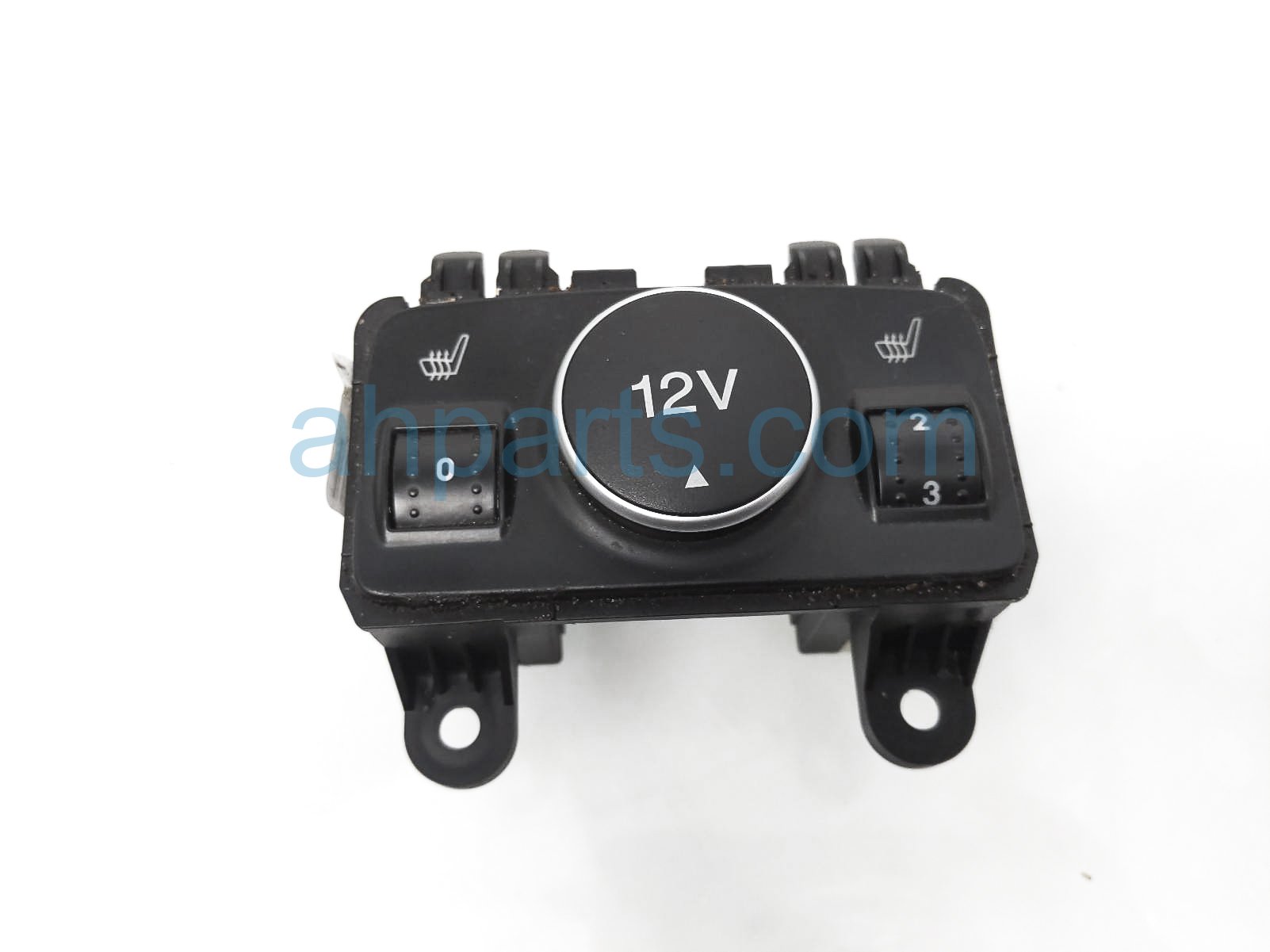 $40 Ford HEATED SEAT SWITCH W/ 12VOLT OUTLET