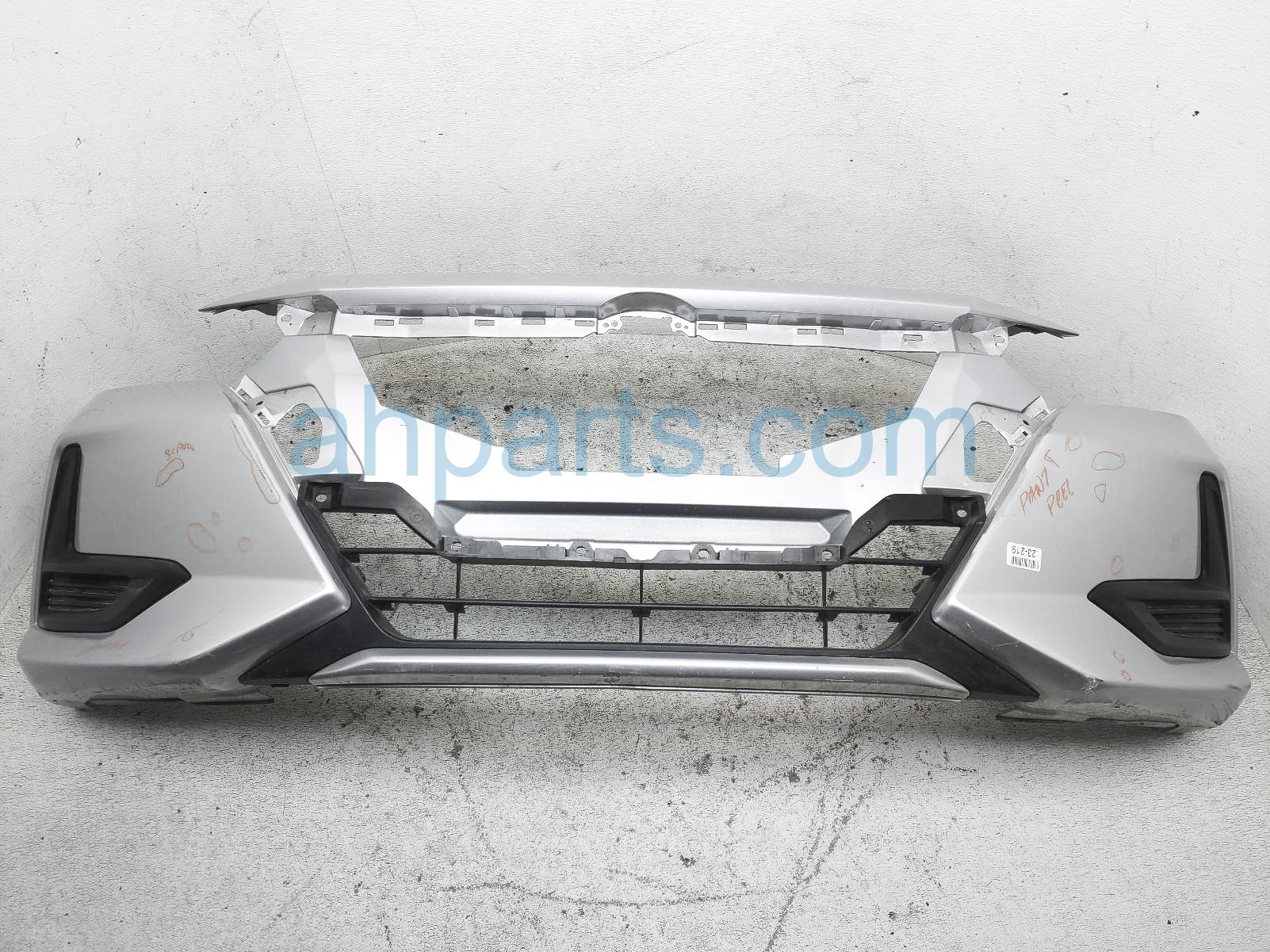 $300 Nissan FRONT BUMPER COVER - SILVER* *SCUFFS