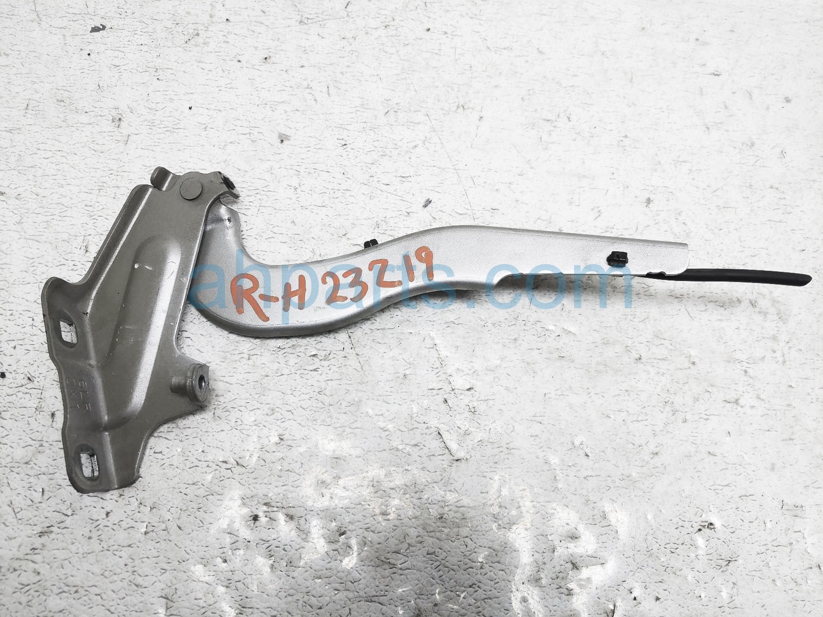 $30 Nissan RH HOOD HINGE - SILVER