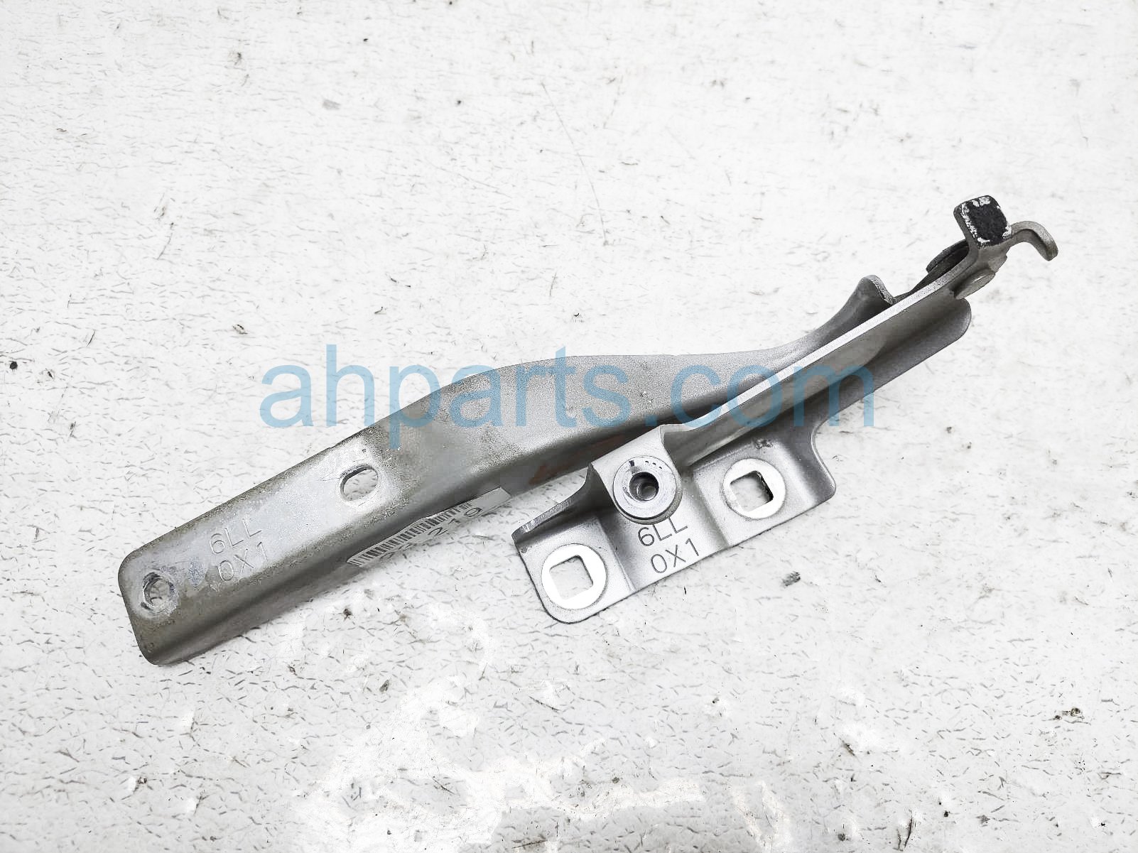 $30 Nissan LH HOOD HINGE - SILVER