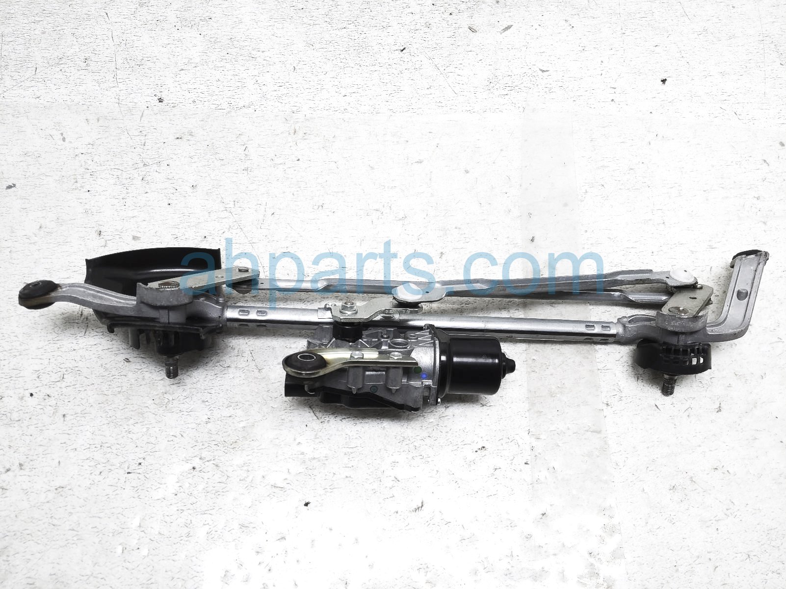 $50 Nissan FRONT WINDSHIELD WIPER MOTOR ASSY