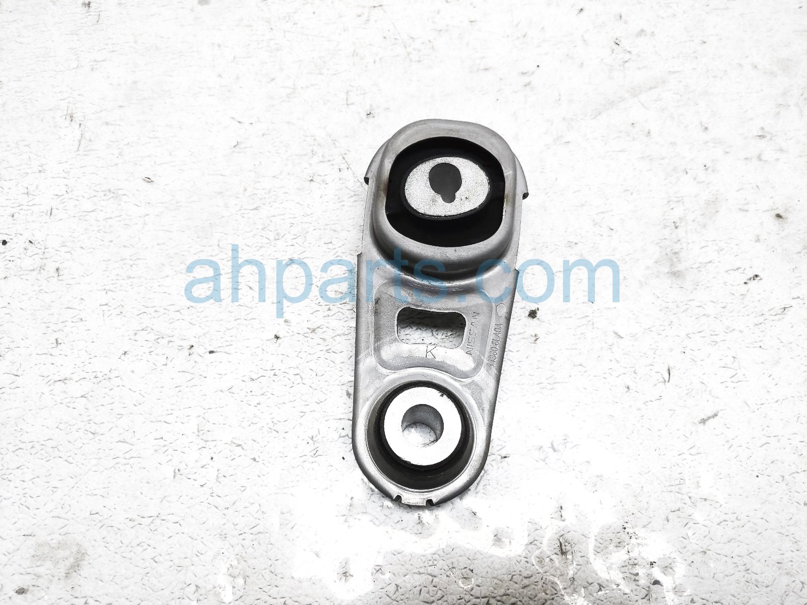 $60 Nissan SENTRA REAR ENGINE TORQUE ROD MOUNT