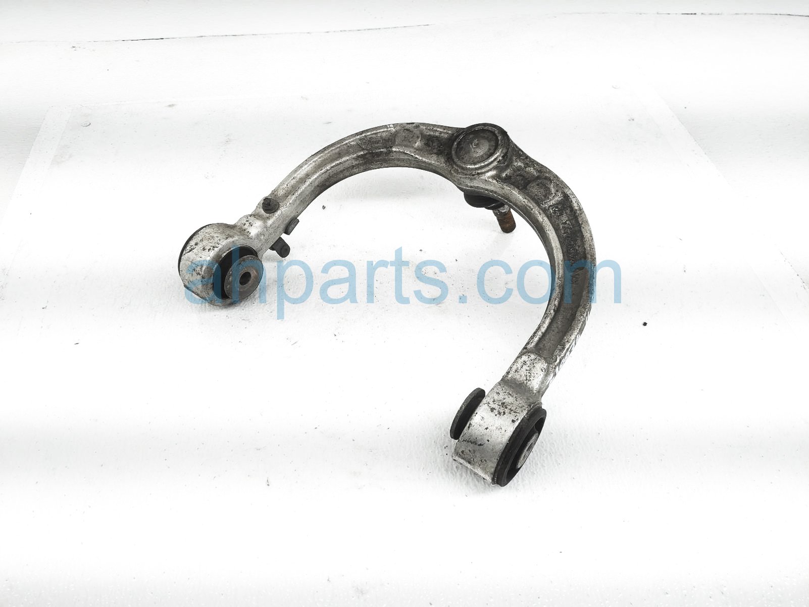 $65 Mercedes FR/RH UPPER CONTROL ARM