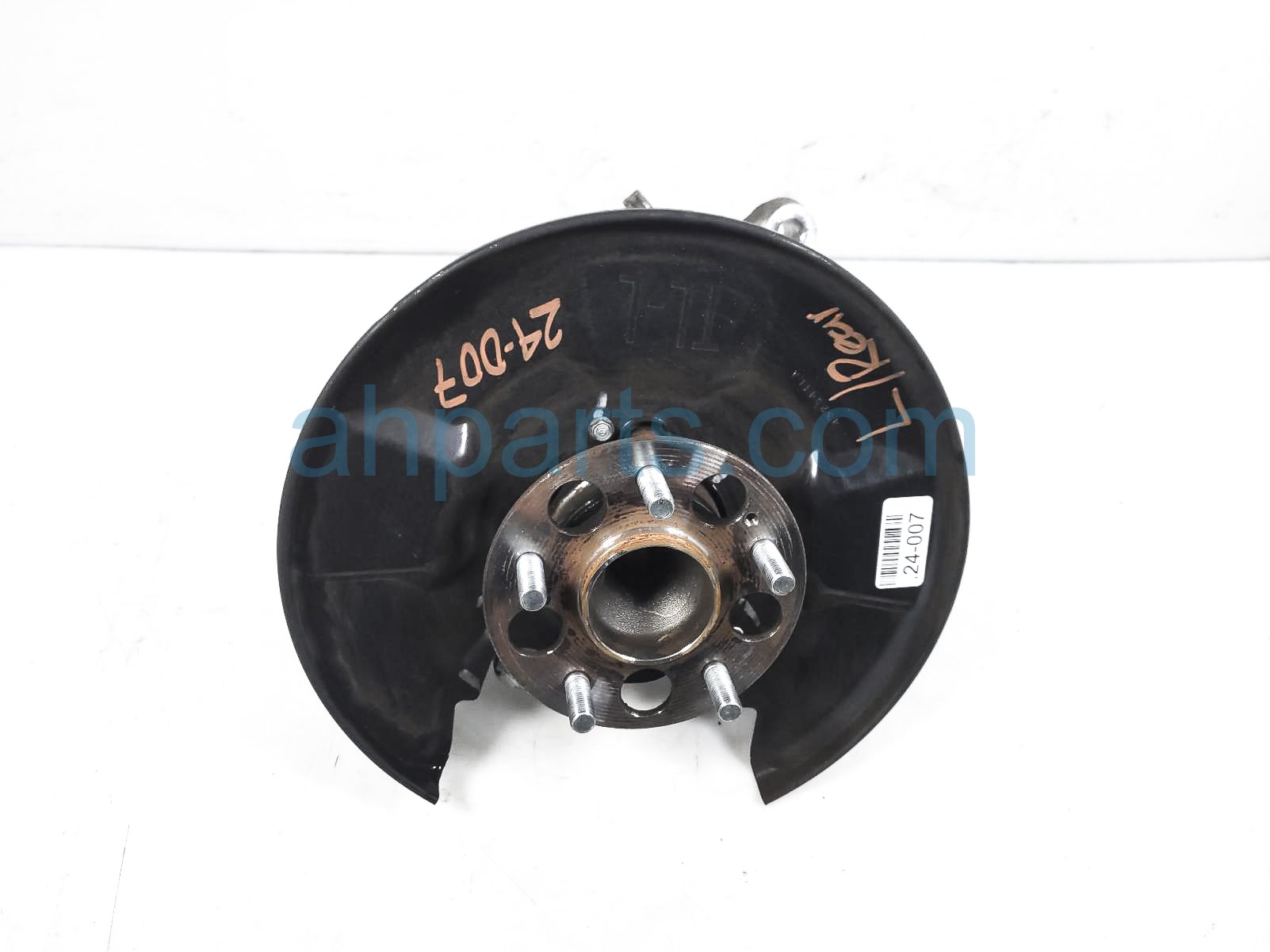 $145 Honda RR/LH SPINDLE KNUCKLE HUB - FWD