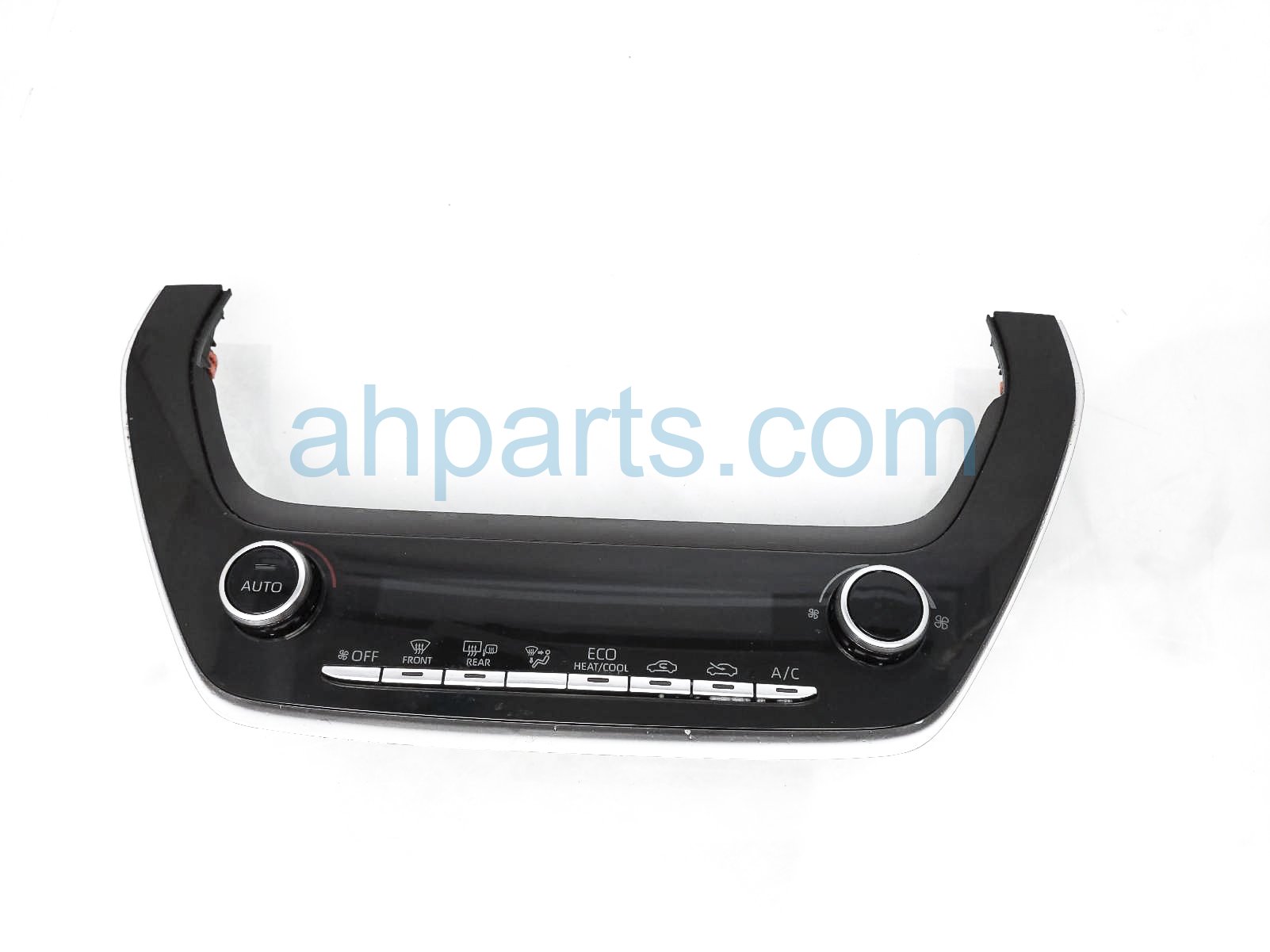 $74 Toyota AC / HEATER CONTROL PANEL  (ON DASH)