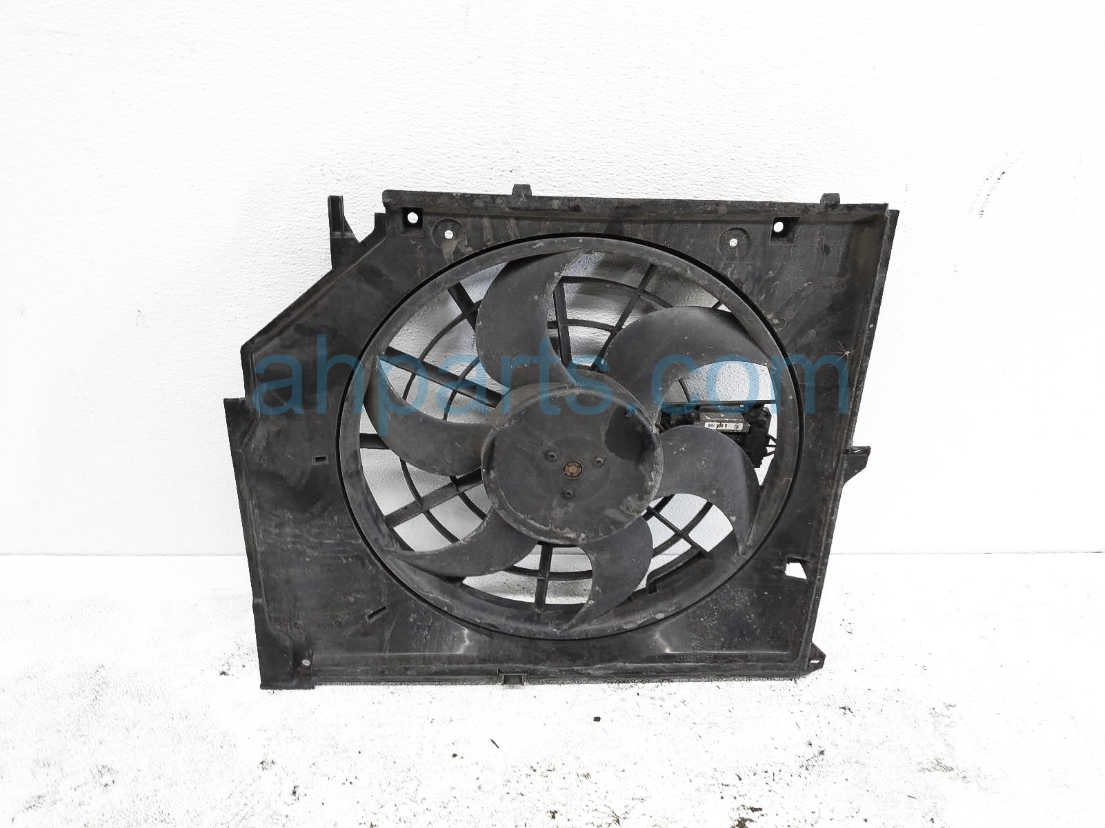 $125 BMW RADIATOR FAN ASSY