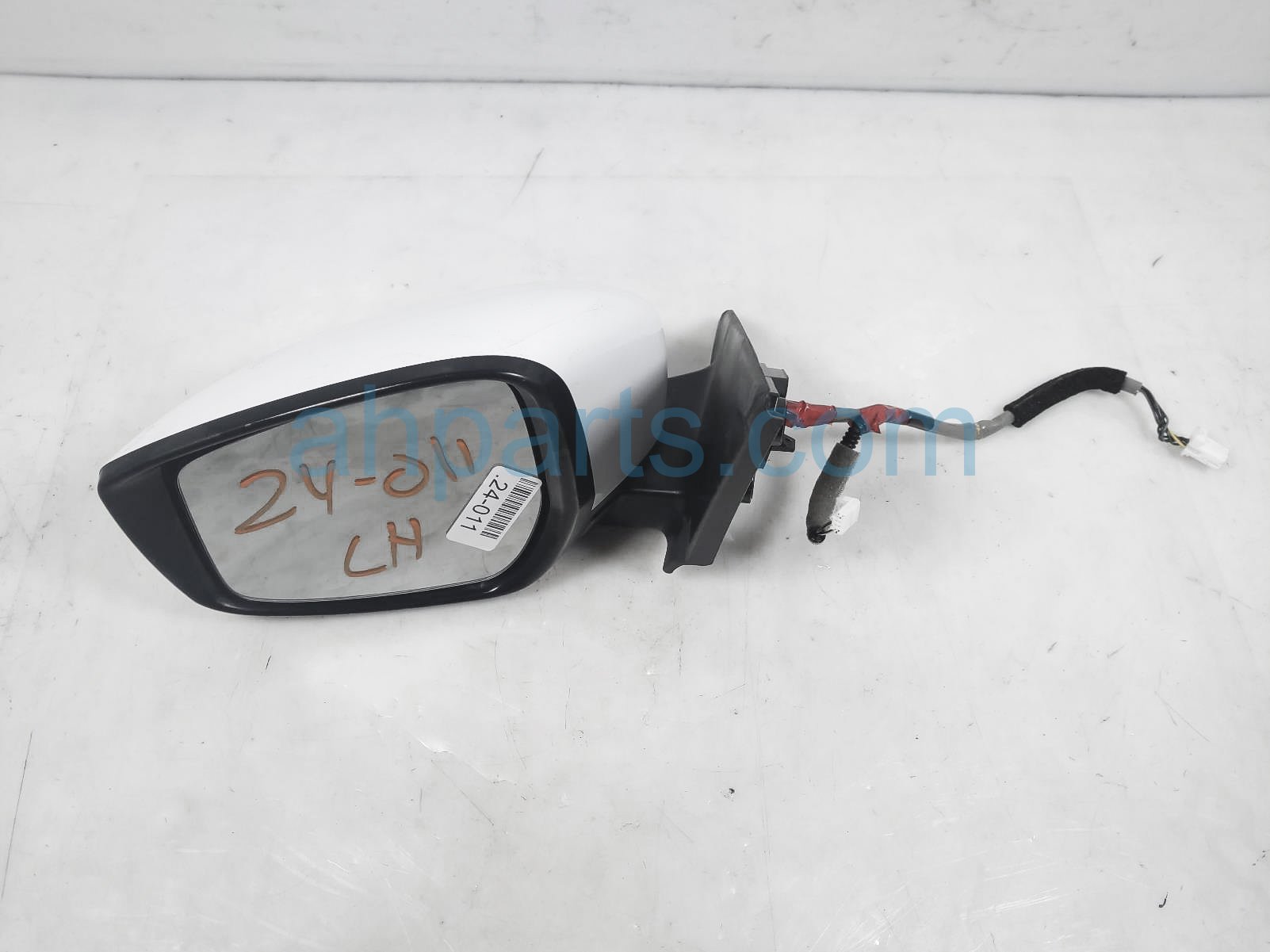 $150 Nissan LH SIDE VIEW MIRROR - WHITE