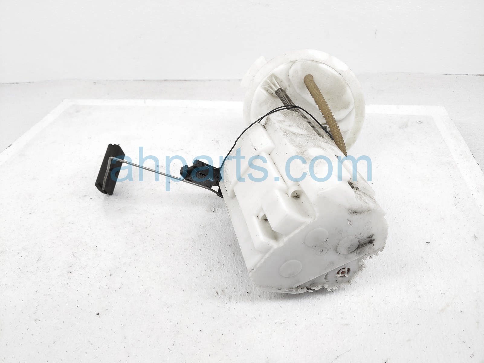 $75 BMW GAS / FUEL PUMP - NOTES