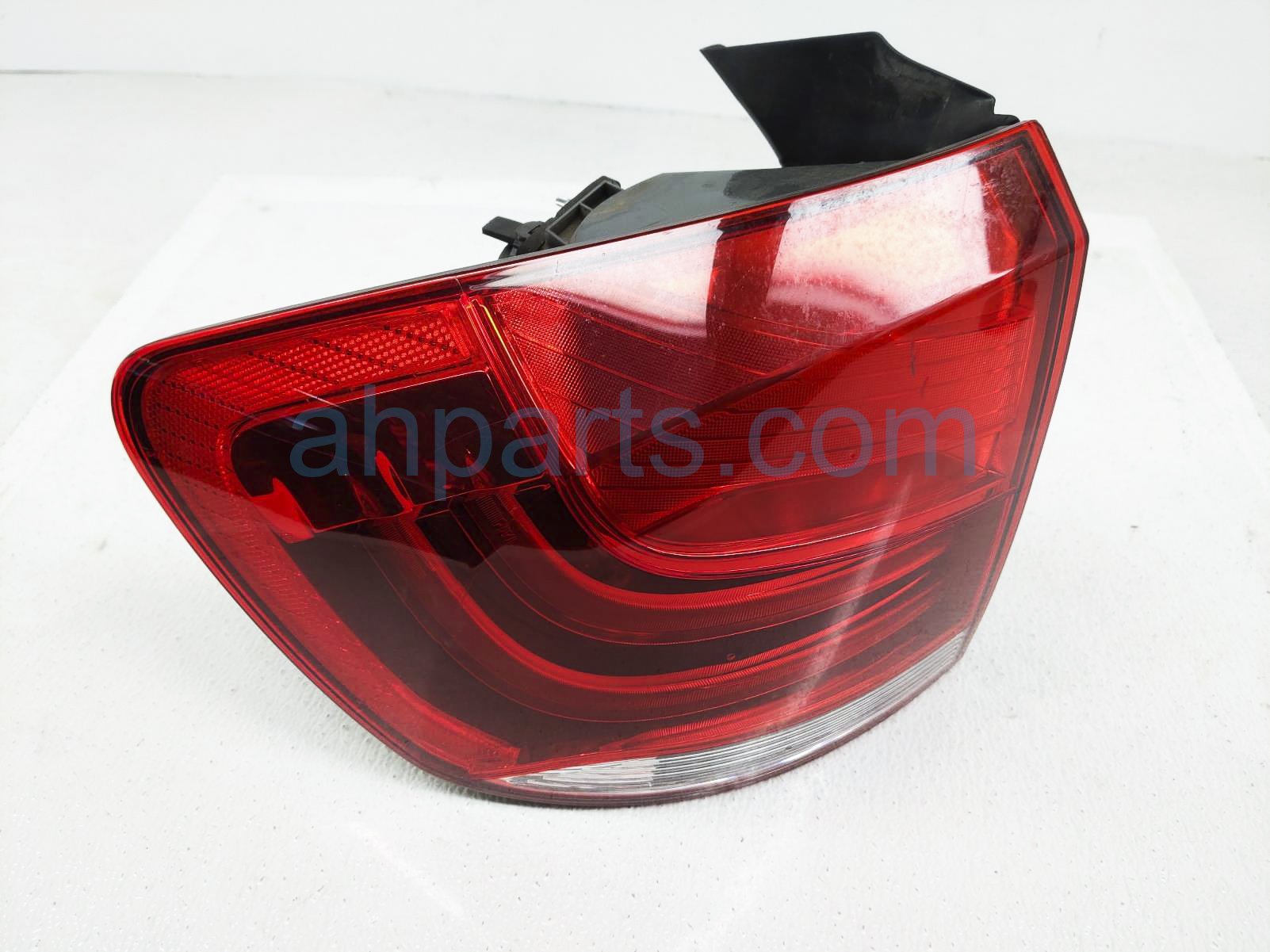 $88 BMW LH TAIL LAMP / LIGHT (ON BODY)