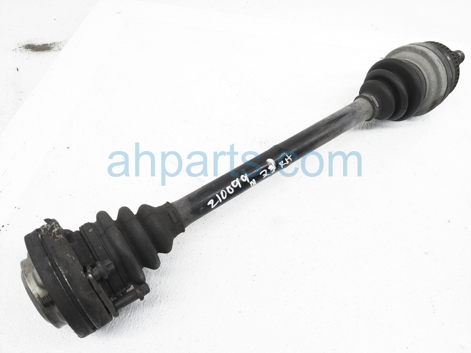 $50 BMW RH DRIVE SHAFT AXLE