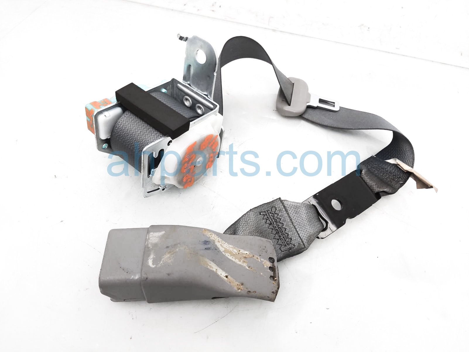 $75 Toyota 2ND ROW MID SEAT BELT - GREY