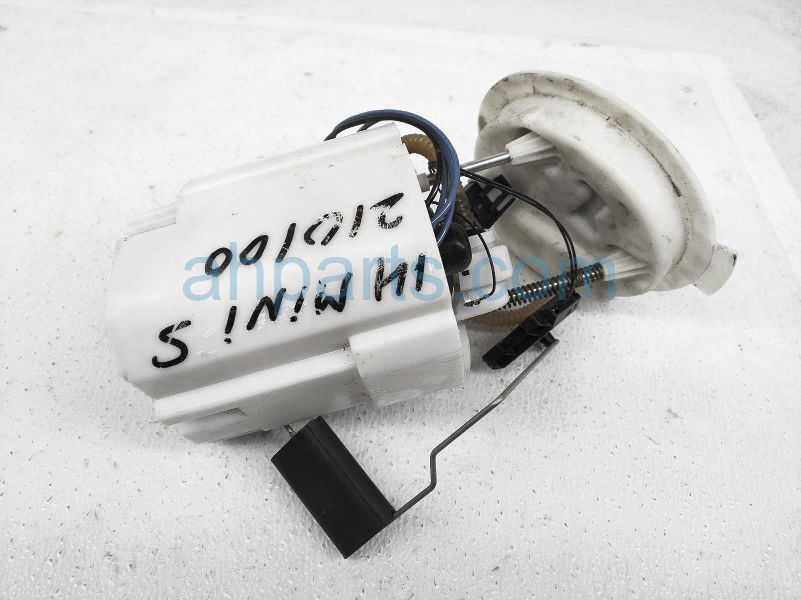 $75 BMW GAS / FUEL PUMP