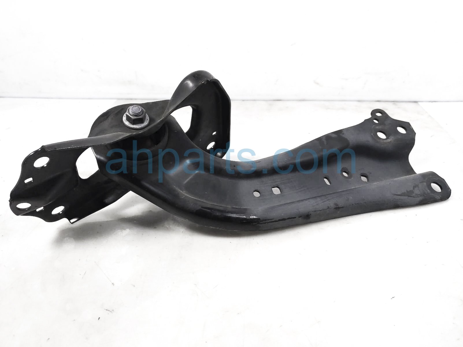 $100 Lexus RR/LH TRAILING CONTROL ARM