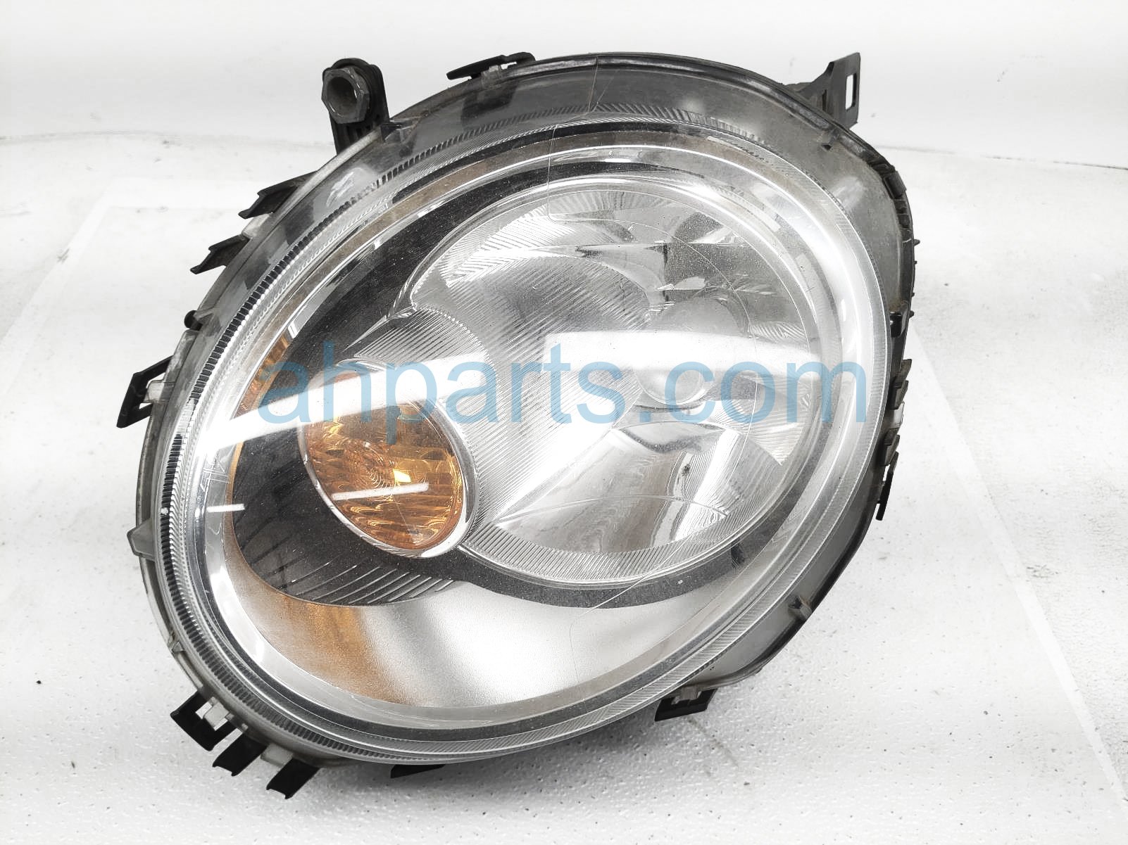 $95 BMW RH HEADLAMP / LIGHT