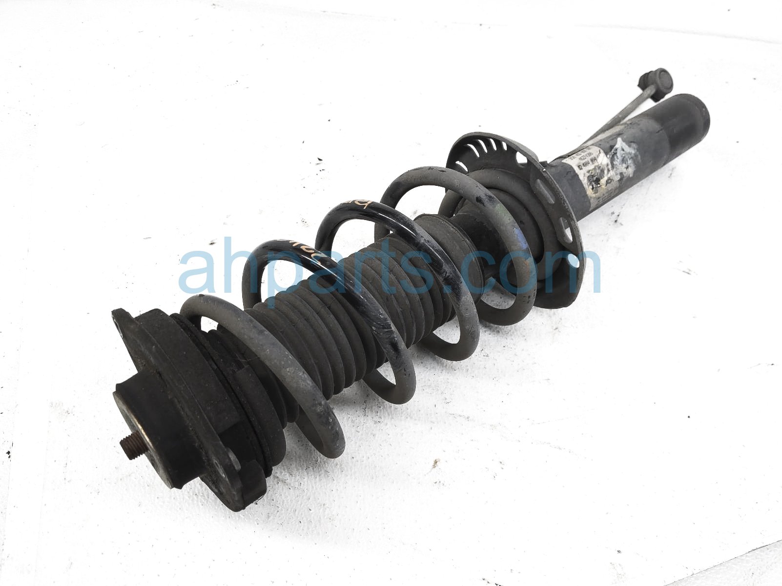 $65 Volkswagen FR/RH STRUT + SPRING W/ LINK