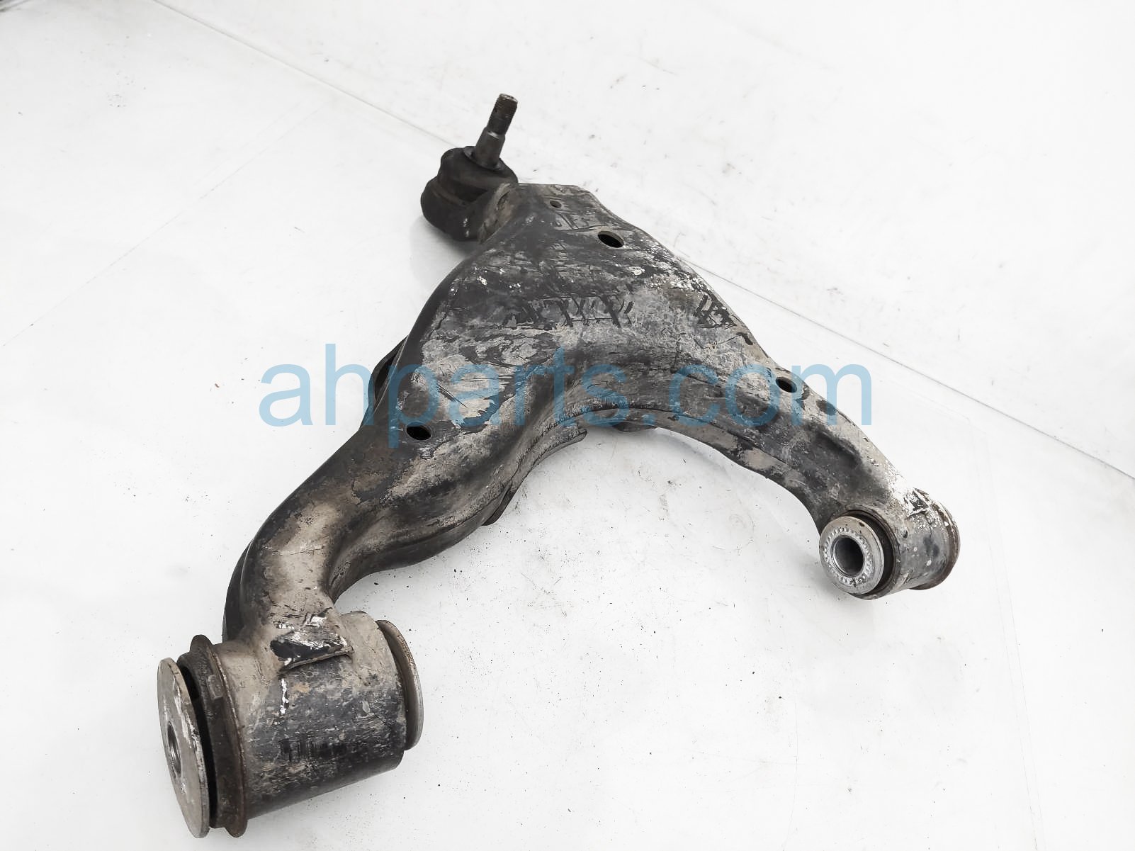 $200 Toyota FR/RH LOWER CONTROL ARM