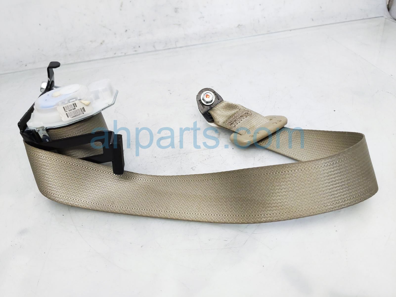 $50 Honda 2ND ROW RH SEAT BELT - IVORY - 2DR