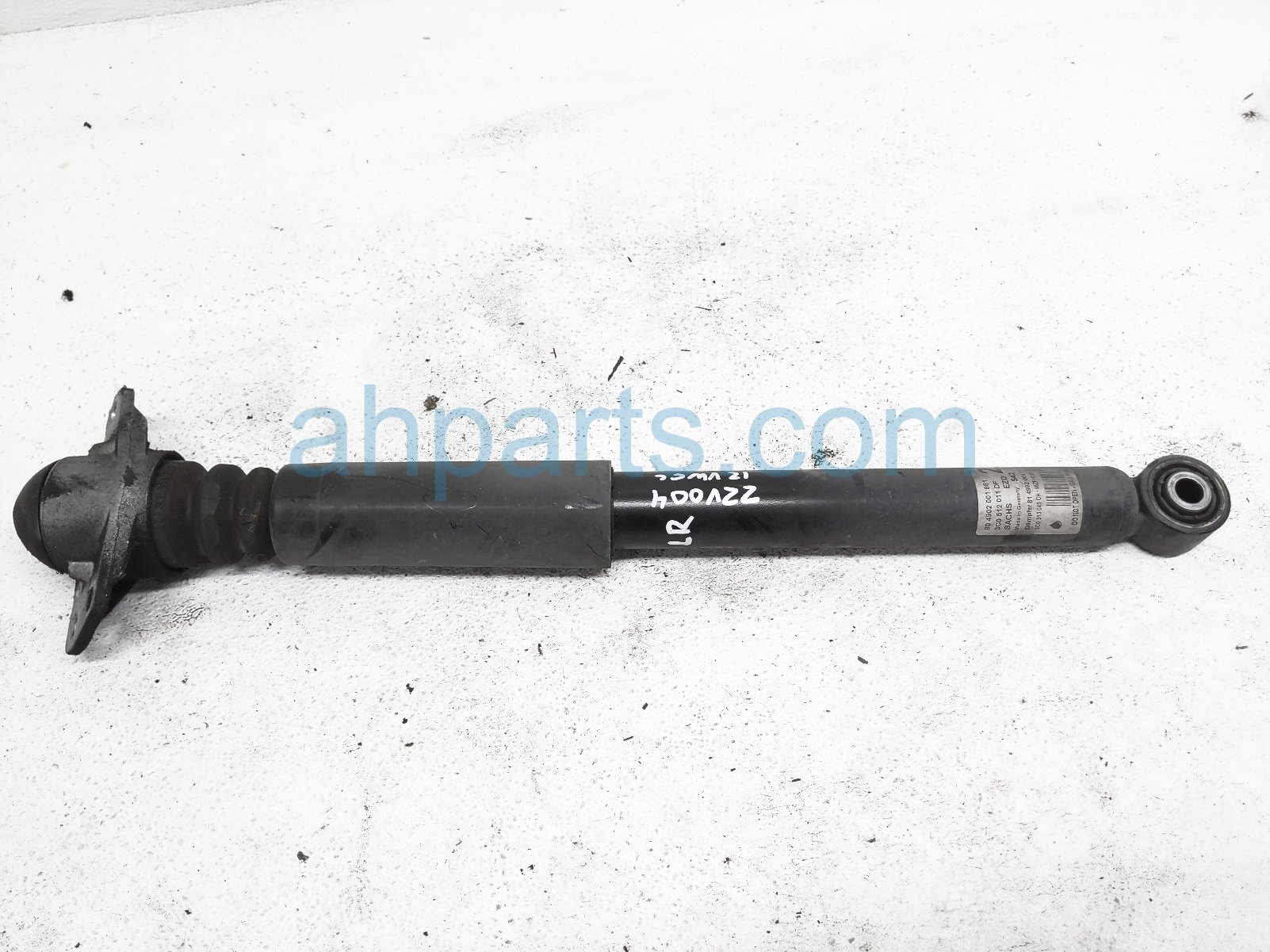 $40 Volkswagen RR/LH SHOCK ABSORBER