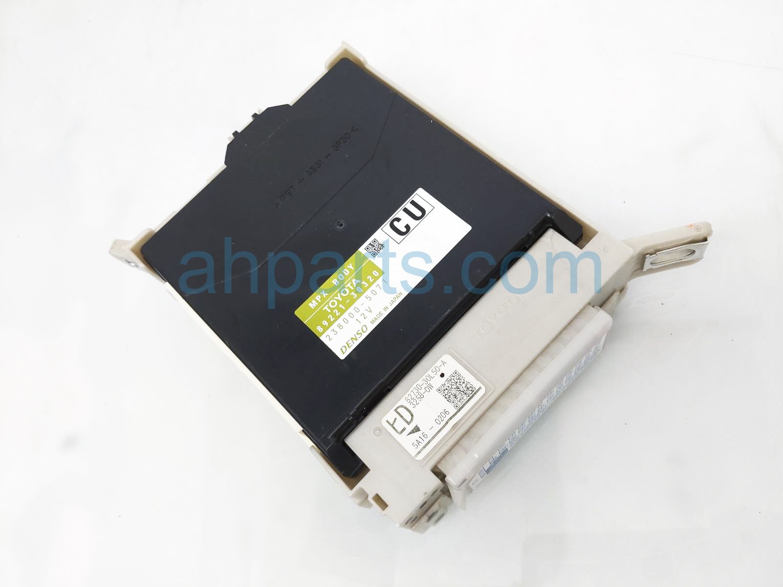 $59 Lexus LH MULTIPLEX NETWORK CABIN FUSE BOX