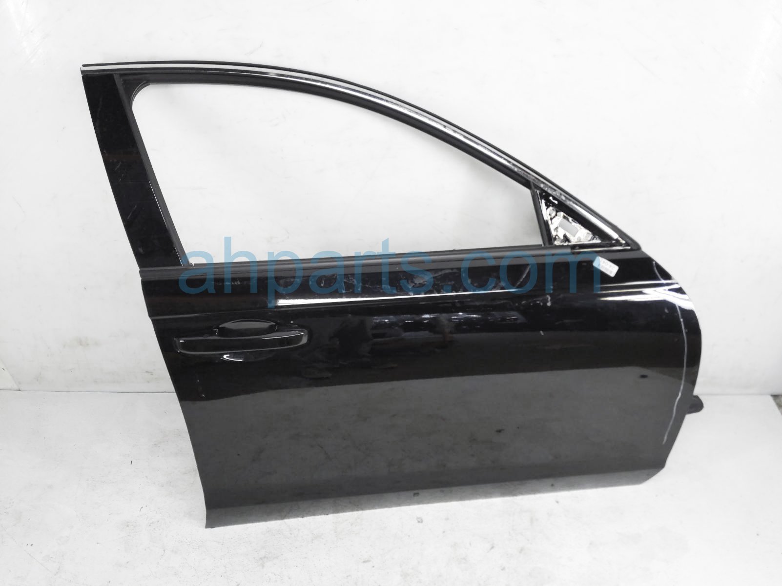 $1095 Honda FR/RH DOOR - BLACK - NO MIRROR/TRIM*