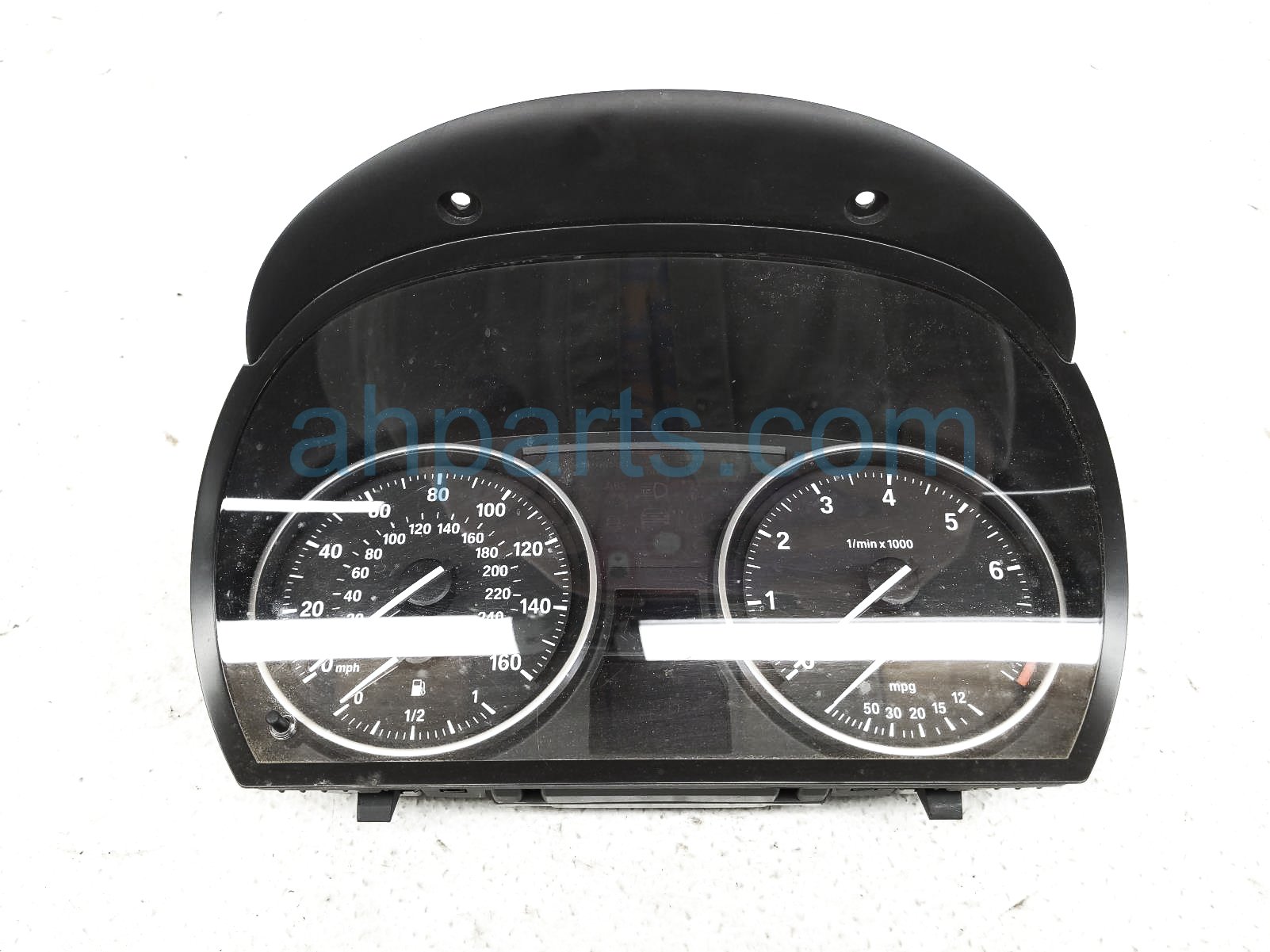 $65 BMW SPEEDOMETER / CLUSTER - 104K MILES