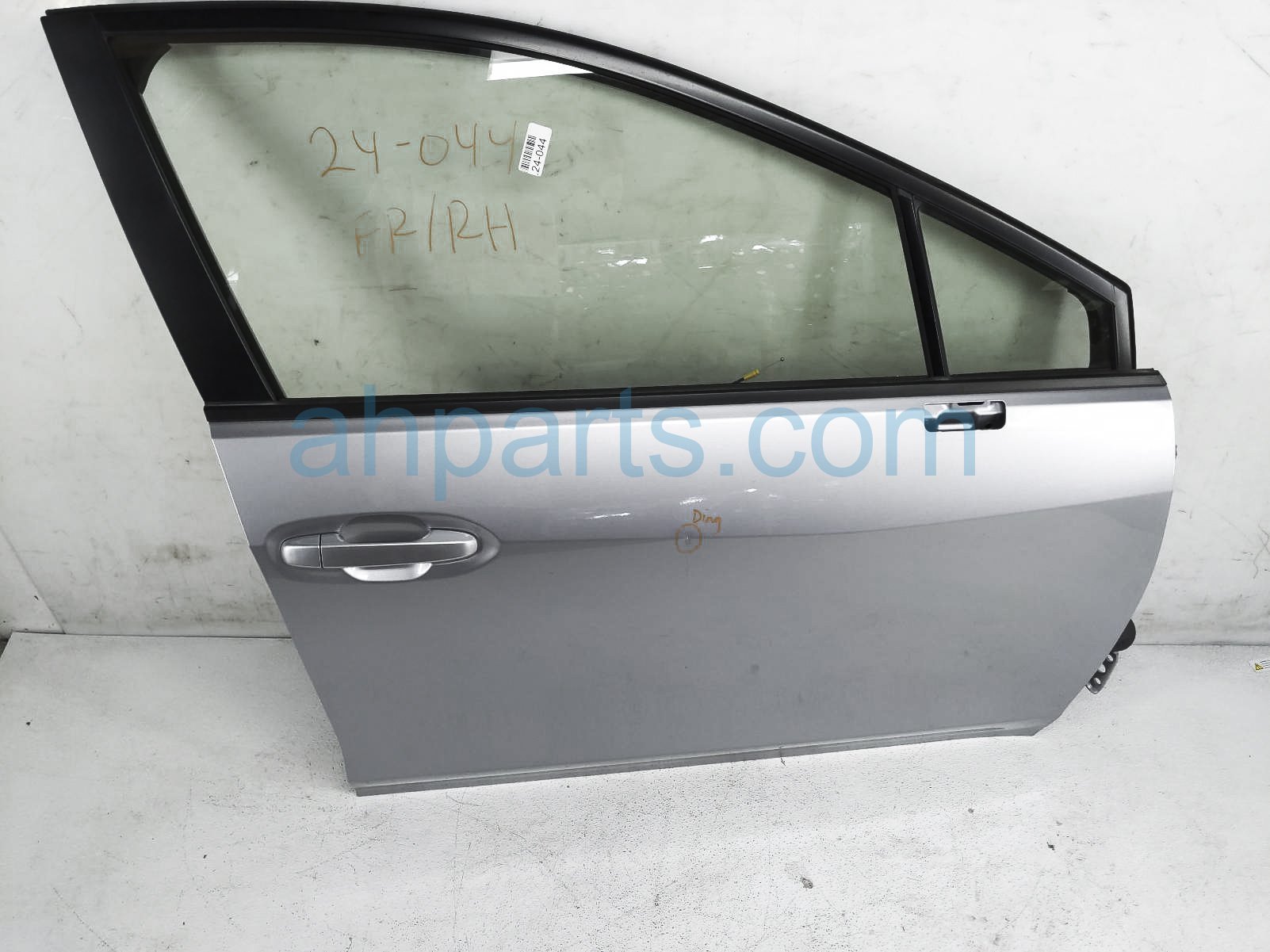 $675 Subaru FR/RH DOOR - SILVER - NO MIRROR/TRIM