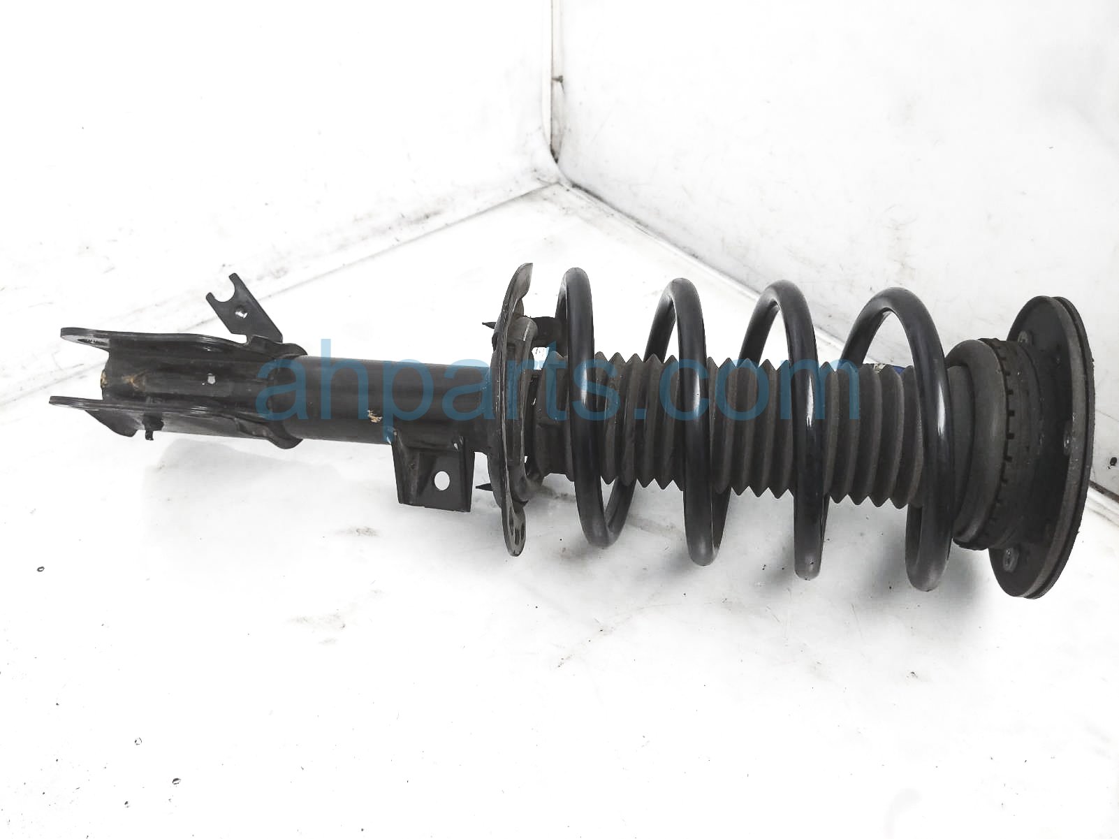 $75 Ford FR/LH STRUT + SPRING