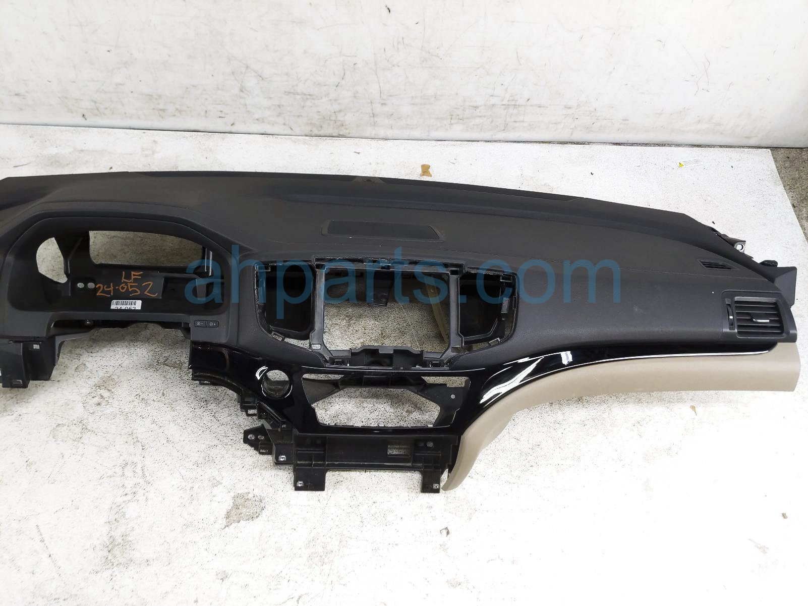 $700 Honda DASHBOARD W/ AIRBAG - BLK