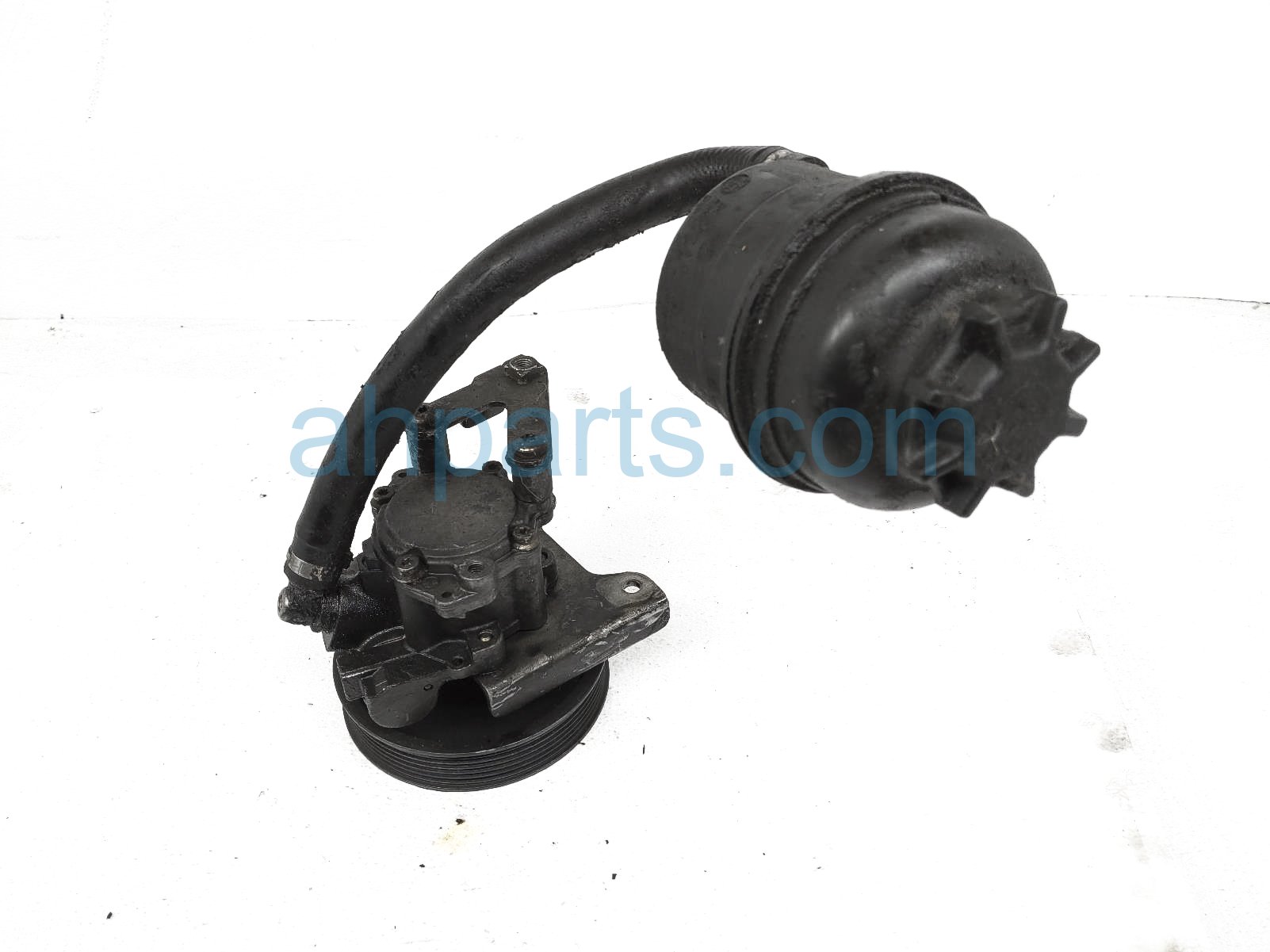 $75 BMW POWER STEERING PUMP