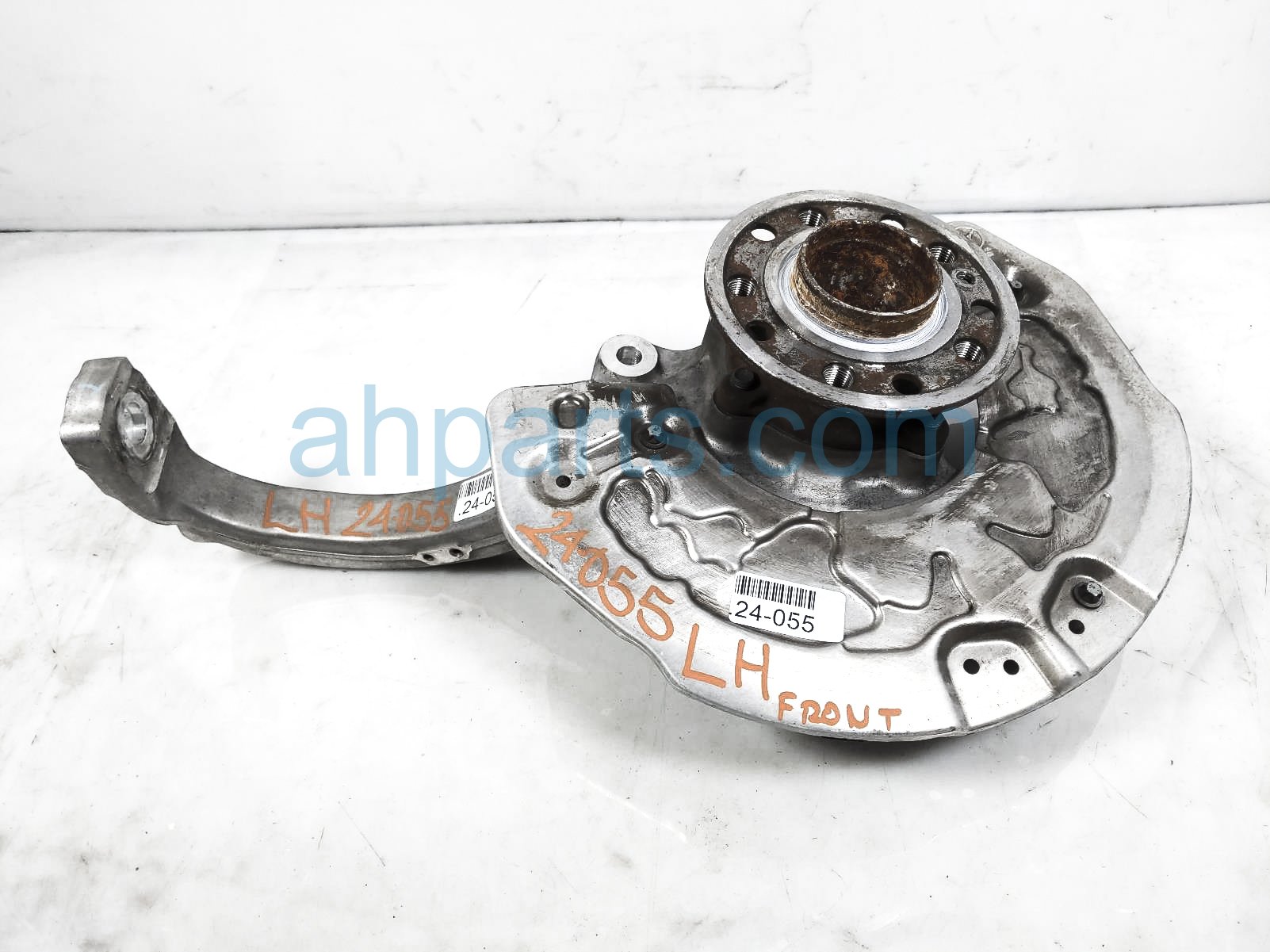 $175 Mercedes FR/LH SPINDLE KNUCKLE HUB