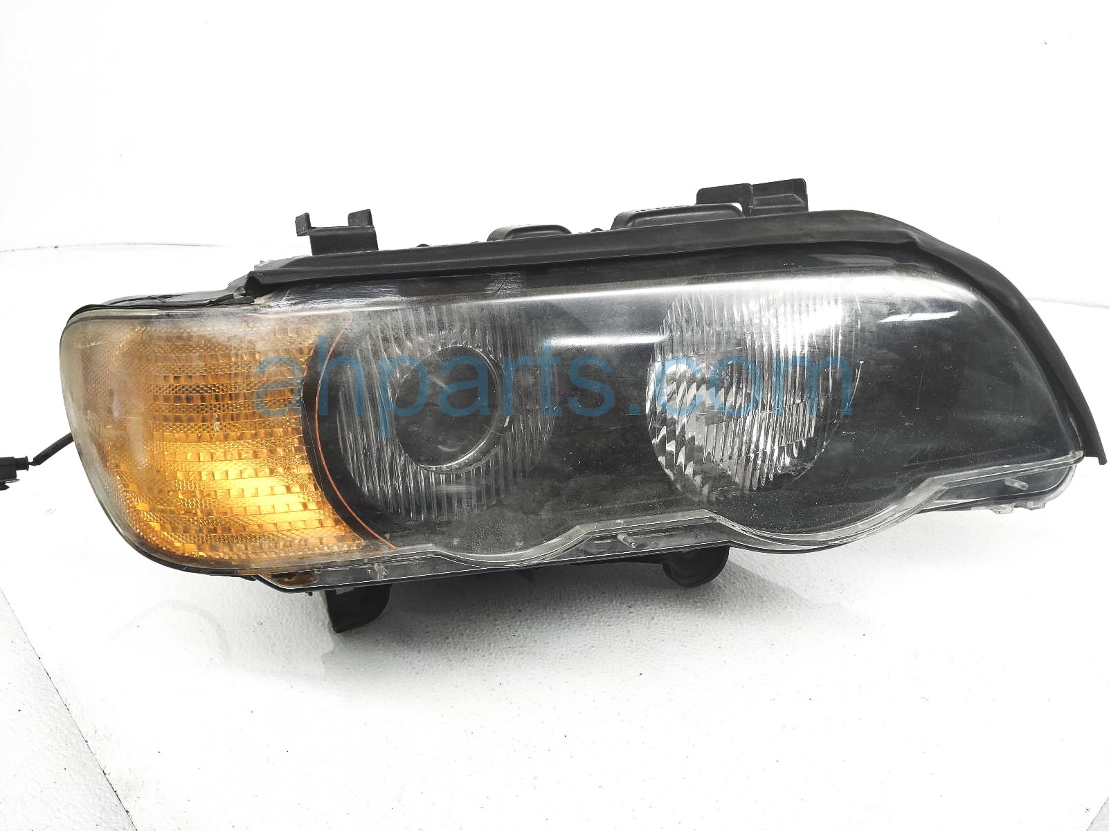 $79 BMW RH HEAD LIGHT / LAMP