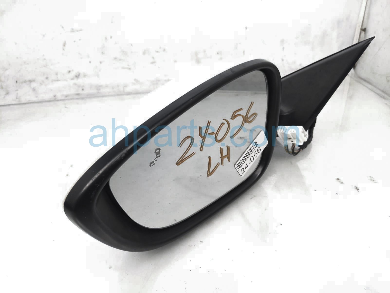 $199 Honda LH SIDE VIEW MIRROR - WHITE - SCUFFS