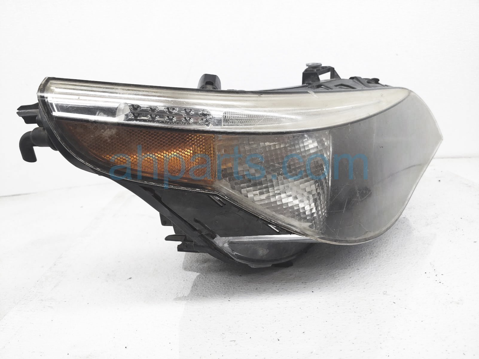 $300 BMW RH HEAD LAMP / LIGHT