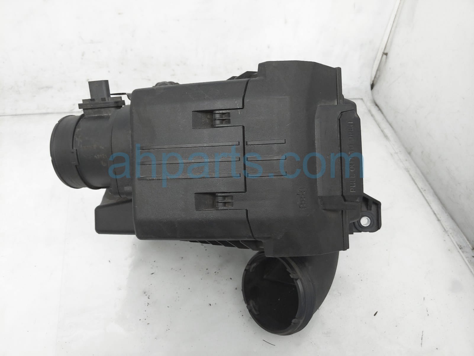 $135 Hyundai AIR CLEANER INTAKE BOX - 2.5L