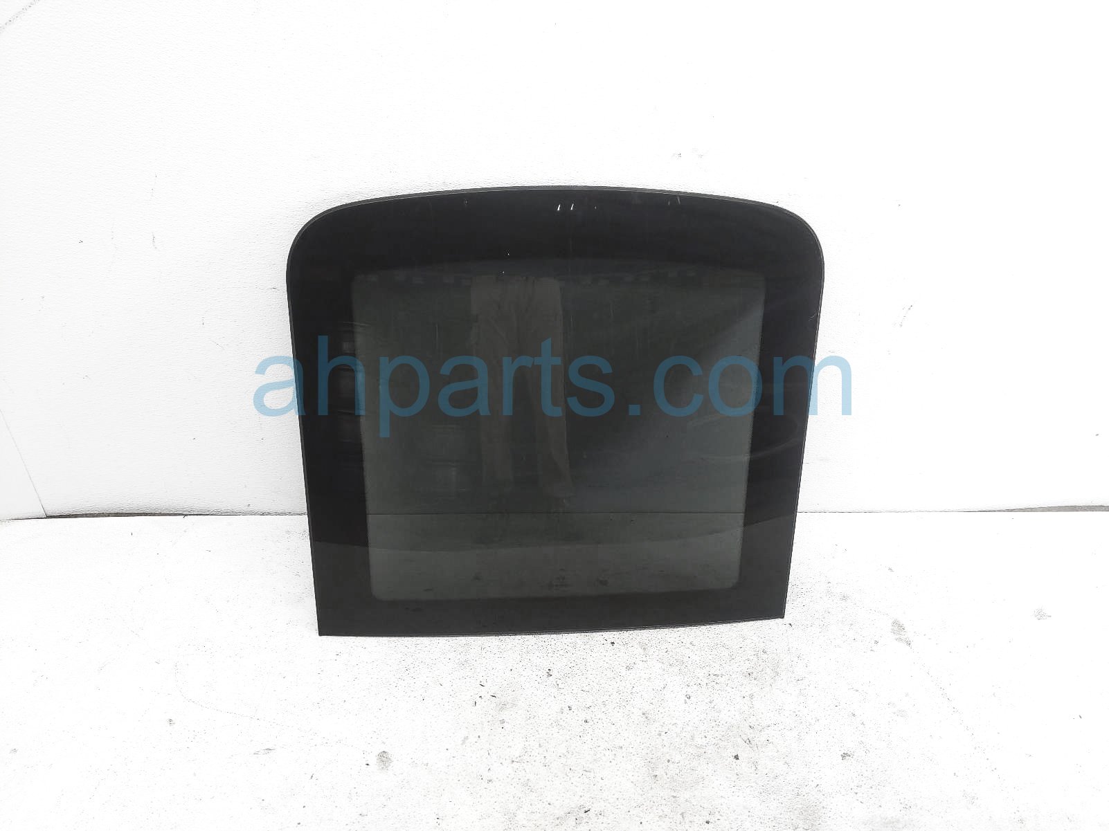 $150 BMW FRONT ROOF GLASS ASSY