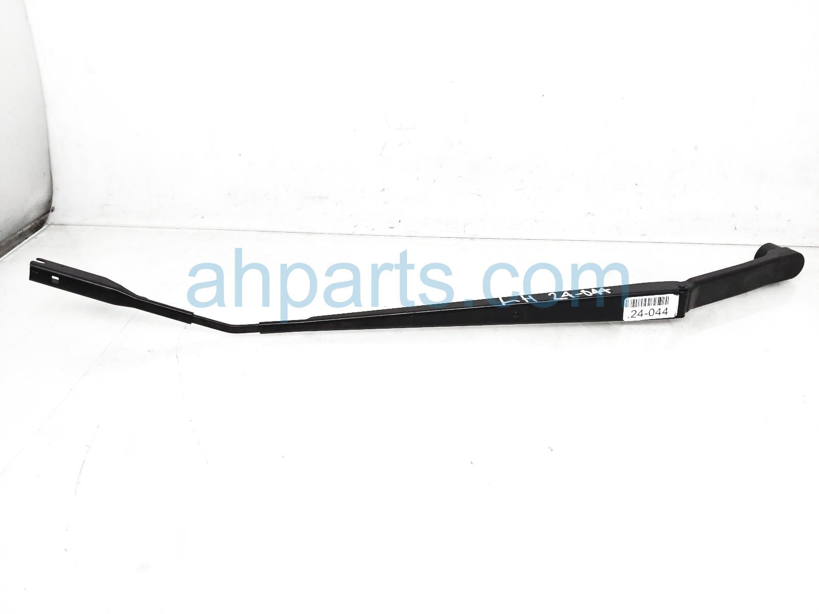 $25 Subaru LH WINDSHIELD WIPER ARM