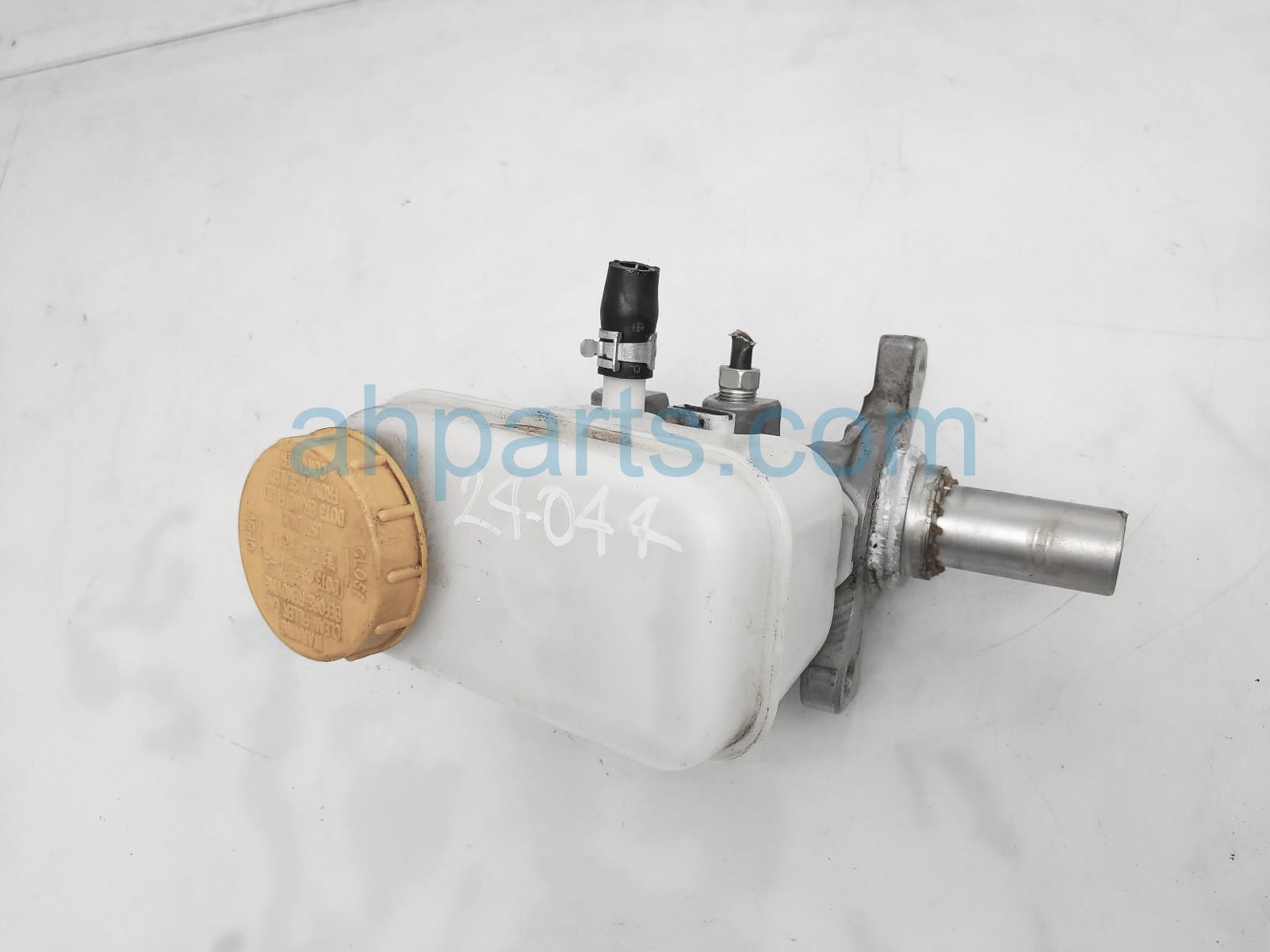 $50 Subaru BRAKE MASTER CYLINDER W/RESERVOIR