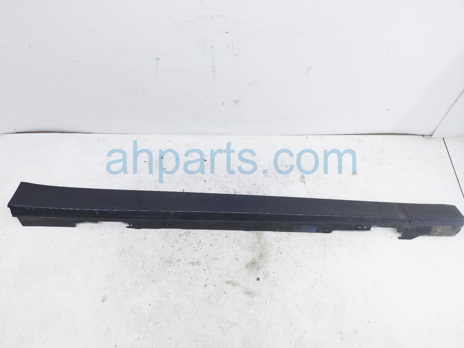 $75 BMW RH SIDE ROCKER PANEL - BLUE